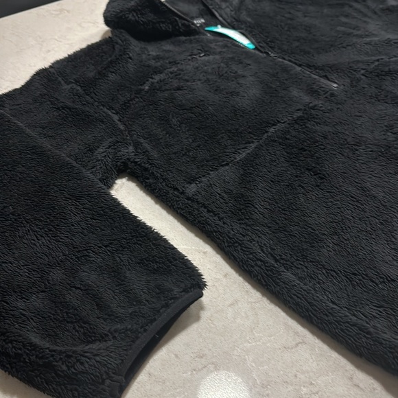 NWT BLACK HALF ZIP SHERPA PULLOVER - Picture 2 of 4